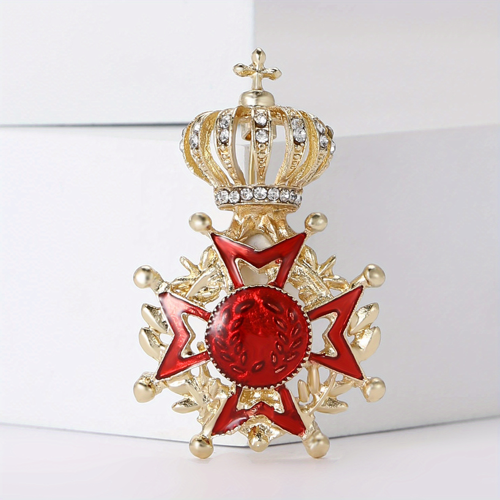 TEMU Broche Épingle Badge Tendance Style Médaille Couronne Incrustée Électroplaquée à Motif Enveloppant Accessoires de Mode pour Femme Cadeau pour