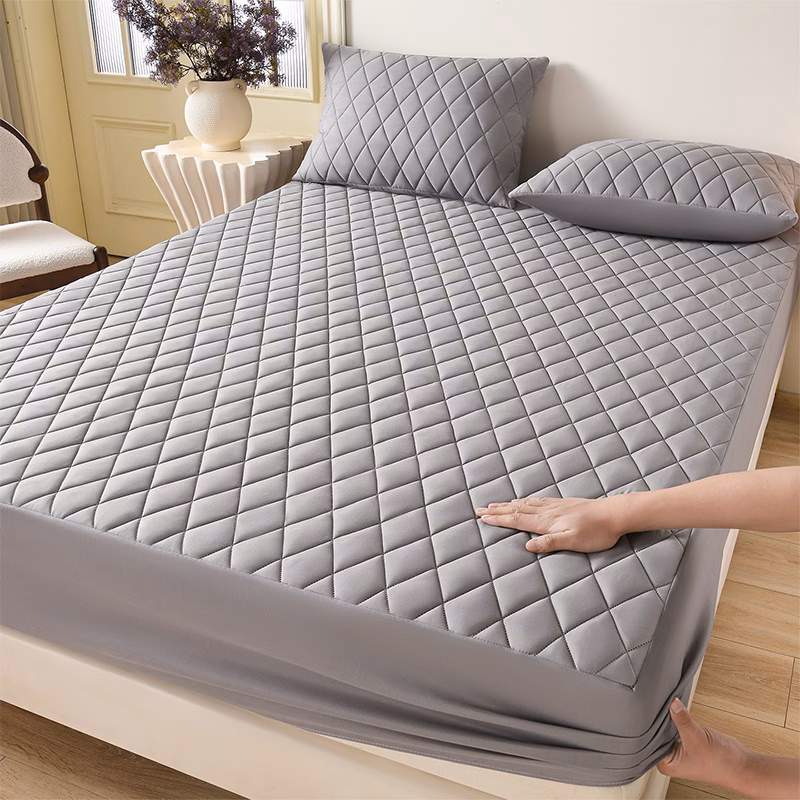 1pc luxurious ultra soft and comfortable fitted sheet thickened mattress protector with quilted padding layered fitted sheet pillowcases not included all in one bedding mattress cover ideal for bedrooms hotels guest rooms Product details 16