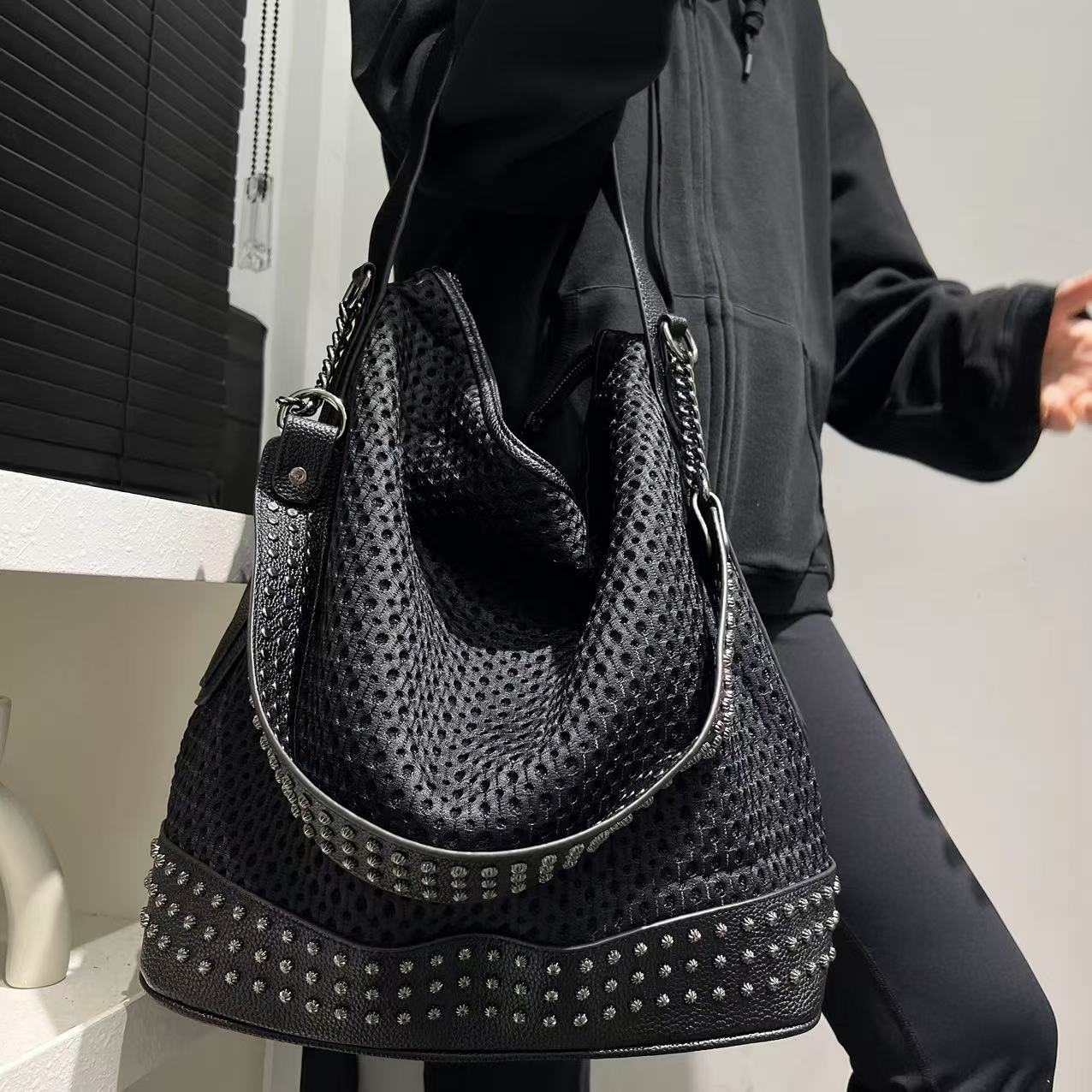 

Chic Large Capacity Mesh Tote With Rivet Strap - Casual Retro Bucket Bag For Women, Nylon, Zip Closure - Daily Use & Commuting