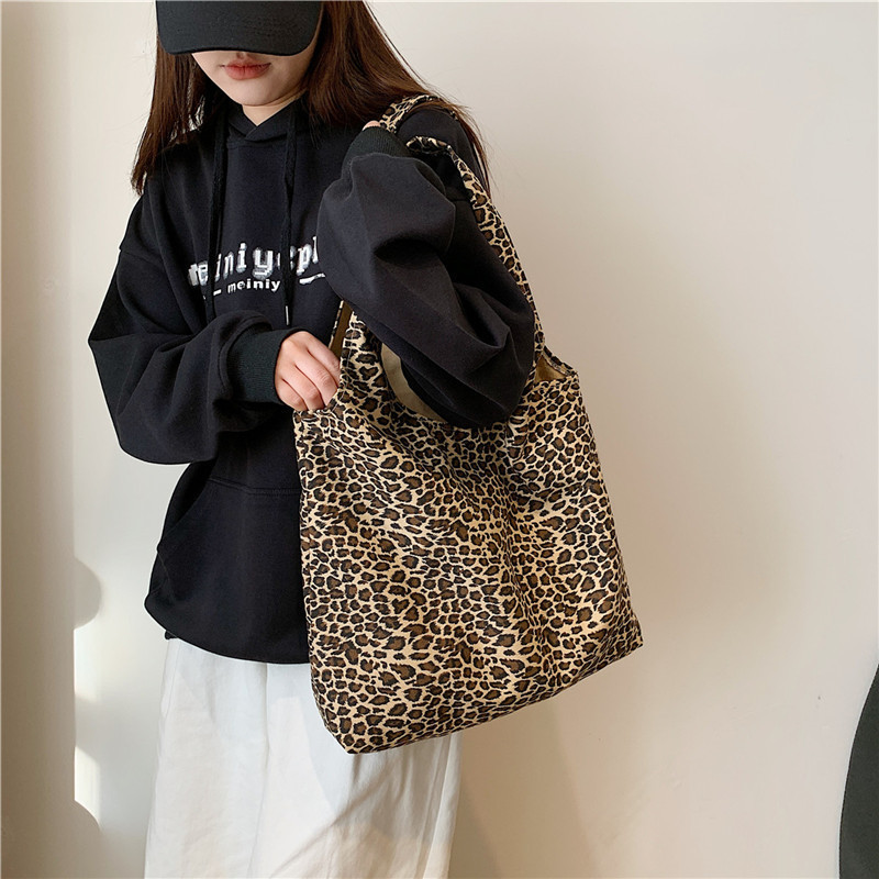 chic leopard print foldable shopping bag     polyester   groceries clothes storage travel gifts details 4