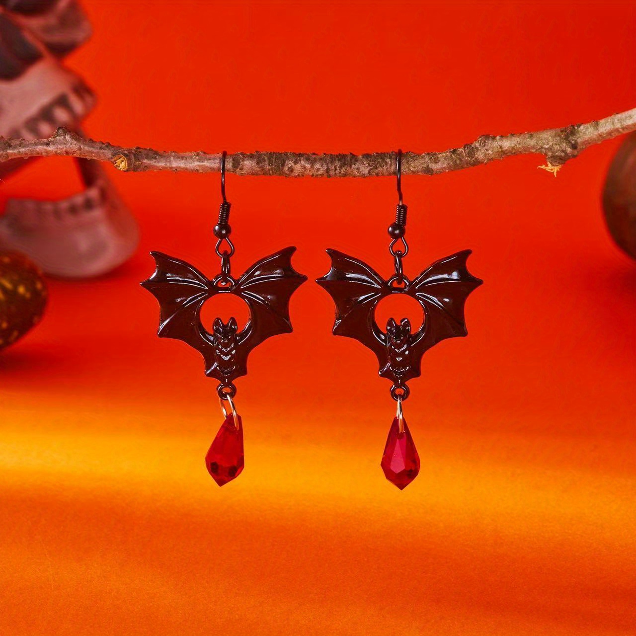 TEMU 1 Pair Gothic Style Women's Fashion Dangle Earrings, Vintage Dark Bat Pendant Earrings, Alloy Material, Suitable For Women's Holiday Parties Or