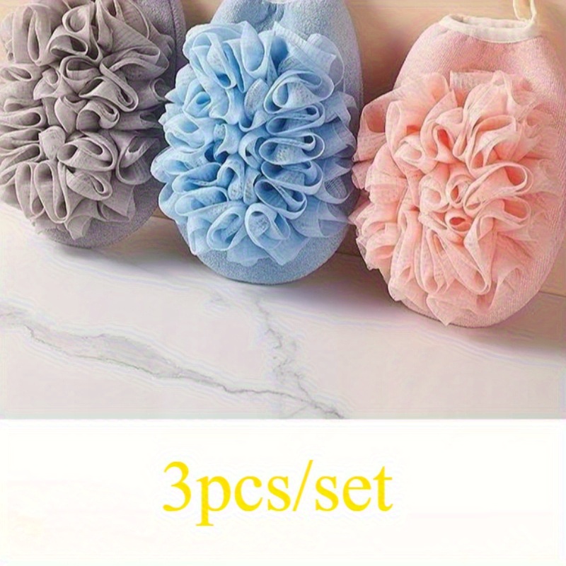 E-shop Drei weiche und hellbeige Duschhandschuhe im Set mit einem floralen Badewabenhäkchen - Doppelseitige Spa-Scrub-Tücher erhältlich in Blau, Rosa