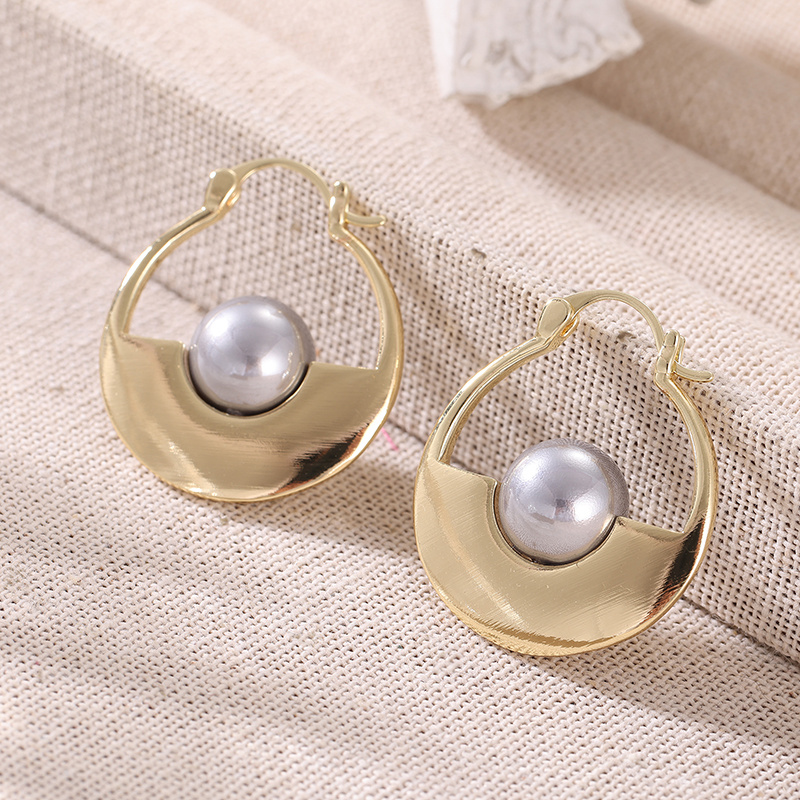 Women's Curved Ear Buckle Embedded Circular Resin Earrings