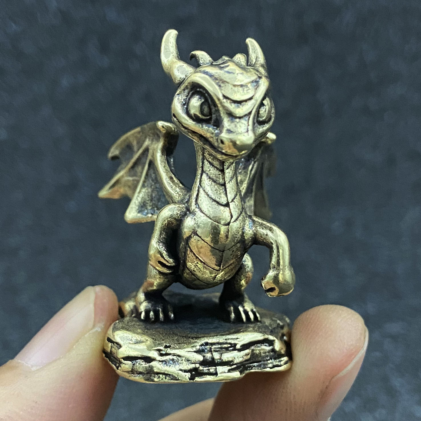 Image of Solid Brass Dragon Figurine For Gifts, Suitable For Colleagues, To Decorate Office Desks, Living Rooms, And Bedrooms, Perfect For Christmas Decorations And Wholesale