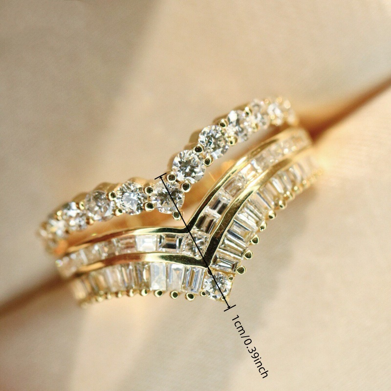 Luxury V-Shaped Synthetic Zirconia Ring
