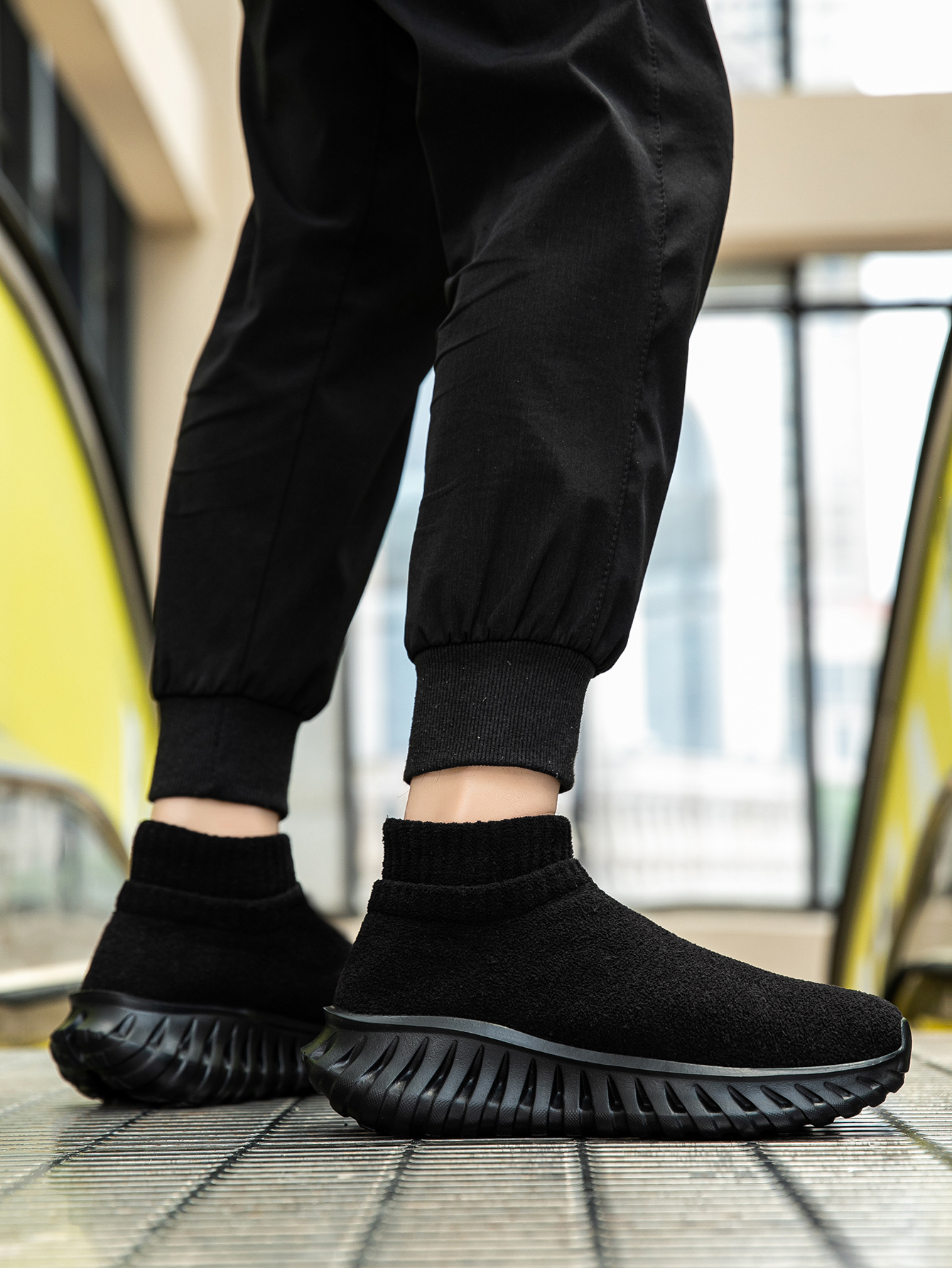 2025 New Autumn And Winter Thick Warm Men'S Fashionable Versatile High-Top Casual Shoes, Lightweight And Comfortable Sports Shoes