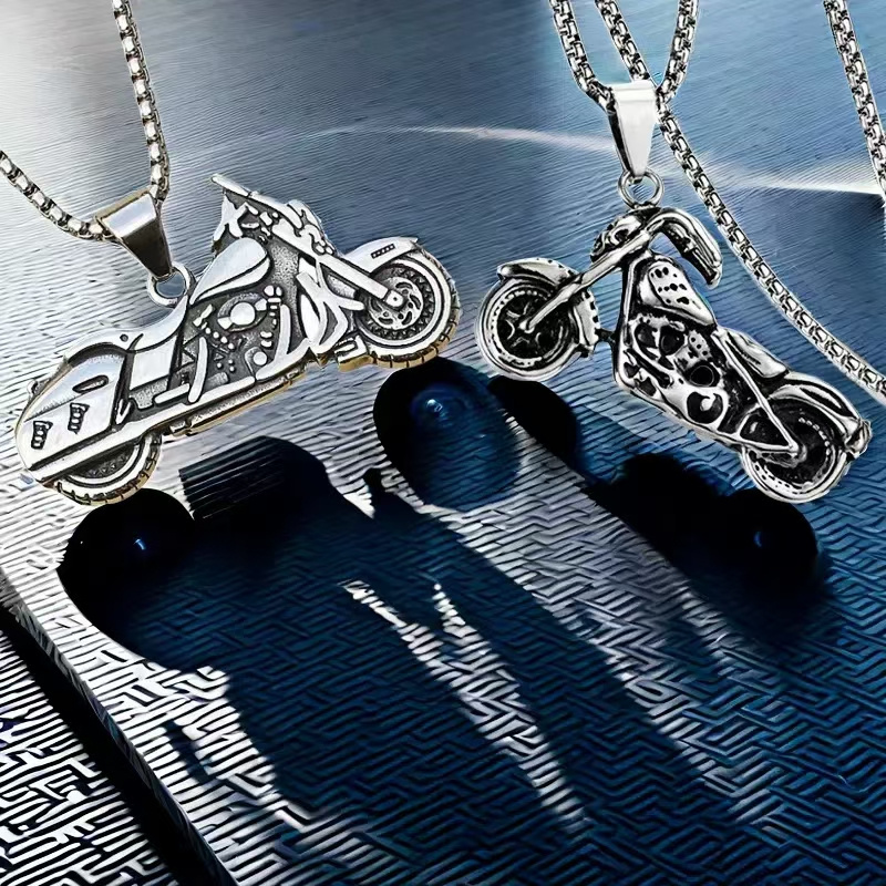 

2pcs Fashion Motorcycle Pendant Necklaces, Alloy Construction, Stylish Biker Jewelry For Men, Personality