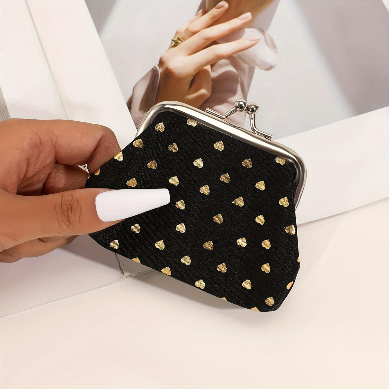 E-shop Damen Mode Mini Herz-Muster Münztasche – Multifunktionale Polyester Geldbörse mit Clip, Ideal für tägliche Essentials Geschenke