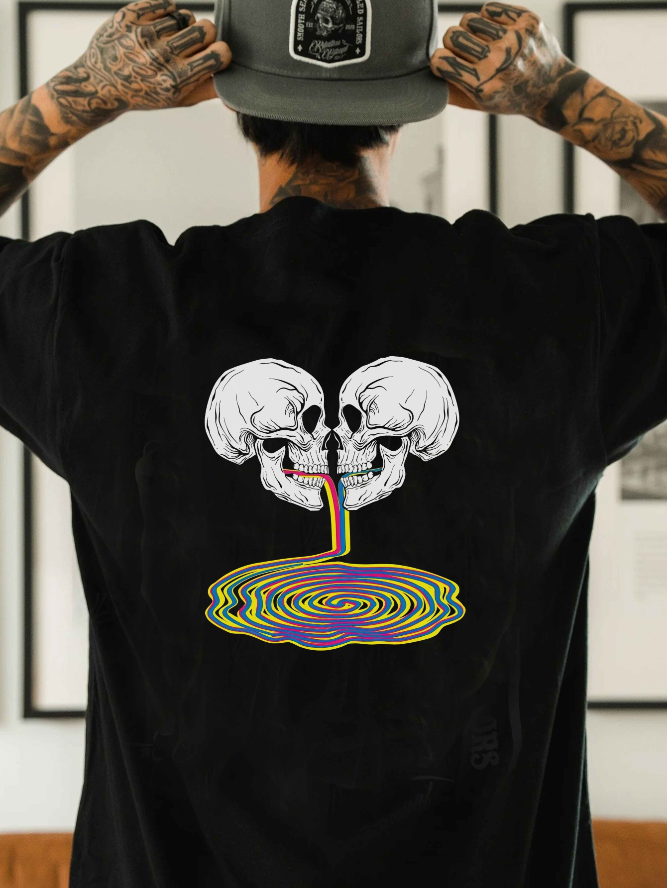 camiseta gráfica artística camiseta beige manga corta hombre