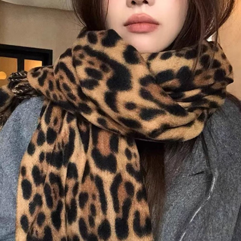 Retro Leopard Print Fringed Scarf For Women's Winter, Thickened And Warm Scarf