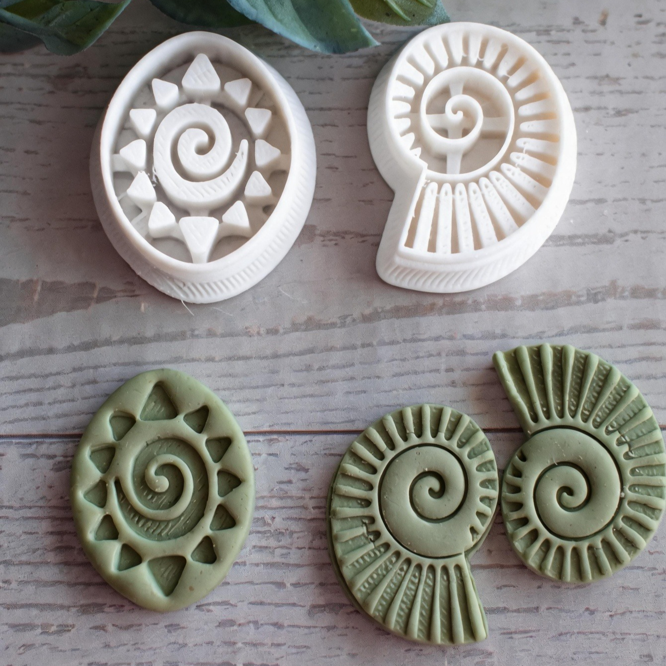 TEMU Juego de 2 cortadores de arcilla en de plástico con forma de concha de y molde de concha, adecuados para arcilla DIY, fabricación de joyas,