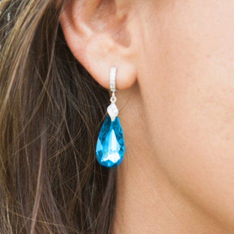 E-shop 1 Paar Luxuriöse Elegante Eingefasste Blaue Zirkonia Wasserträufel Form Anhänger Ohrringe für Frauen Party Hochzeit Hochwertige Temperament