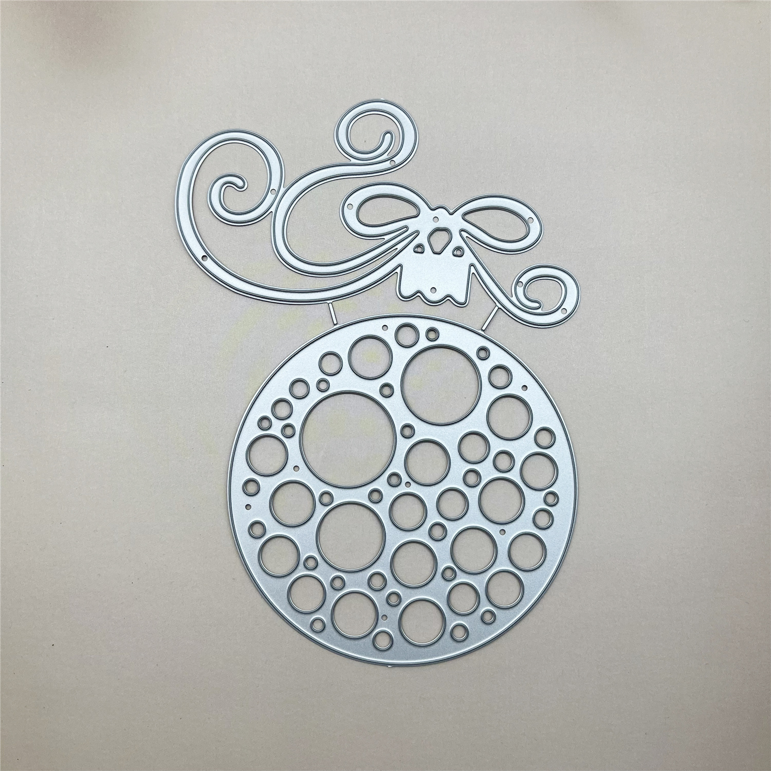 TEMU 1pc Christmas Light Ball Metal Cutting Die - With Ornamental Loops For Hanging Decorations, Compatible With Die-cut Machines (e.g. ), For Cards,