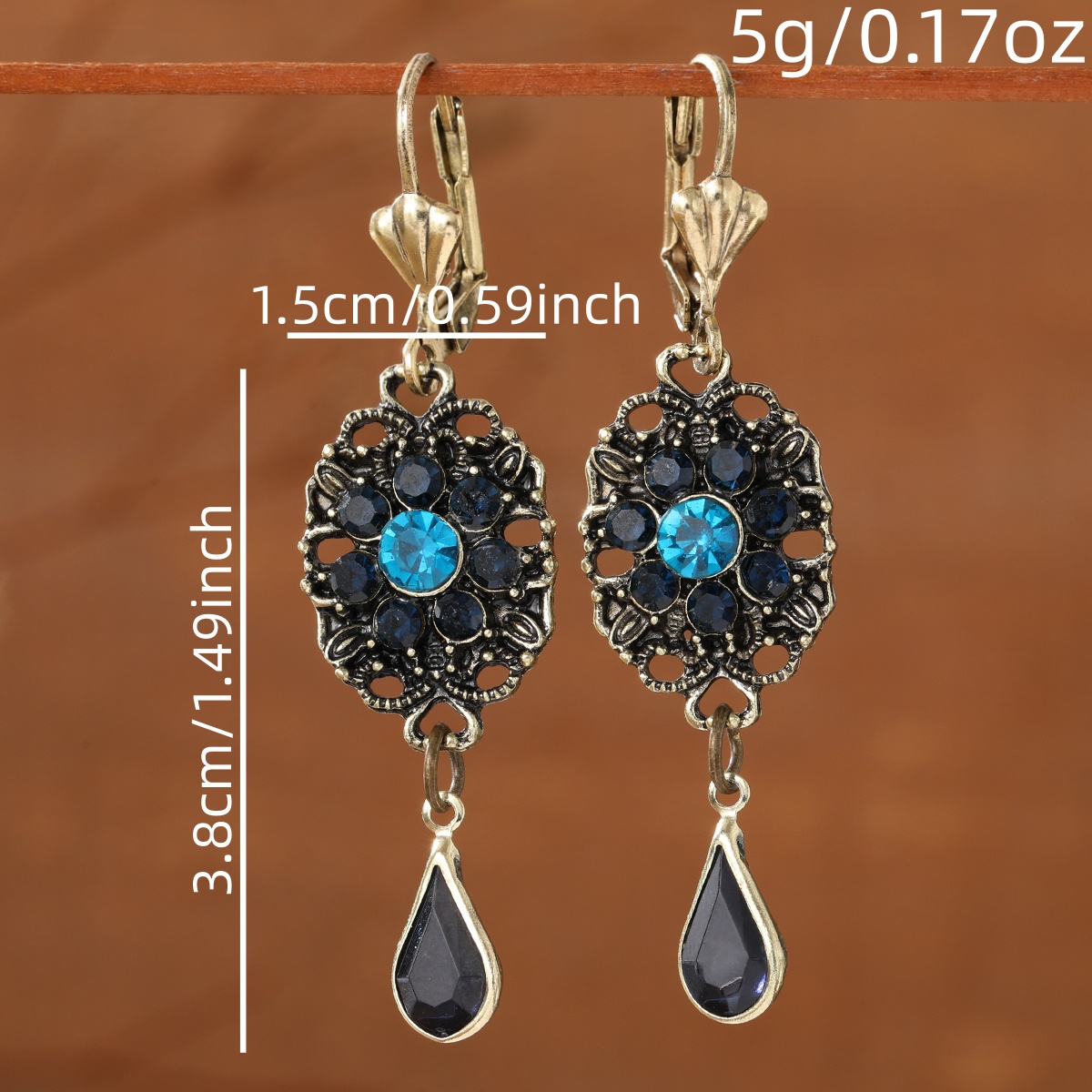 Women's Vintage Oval Carved Floral Teardrop Earrings