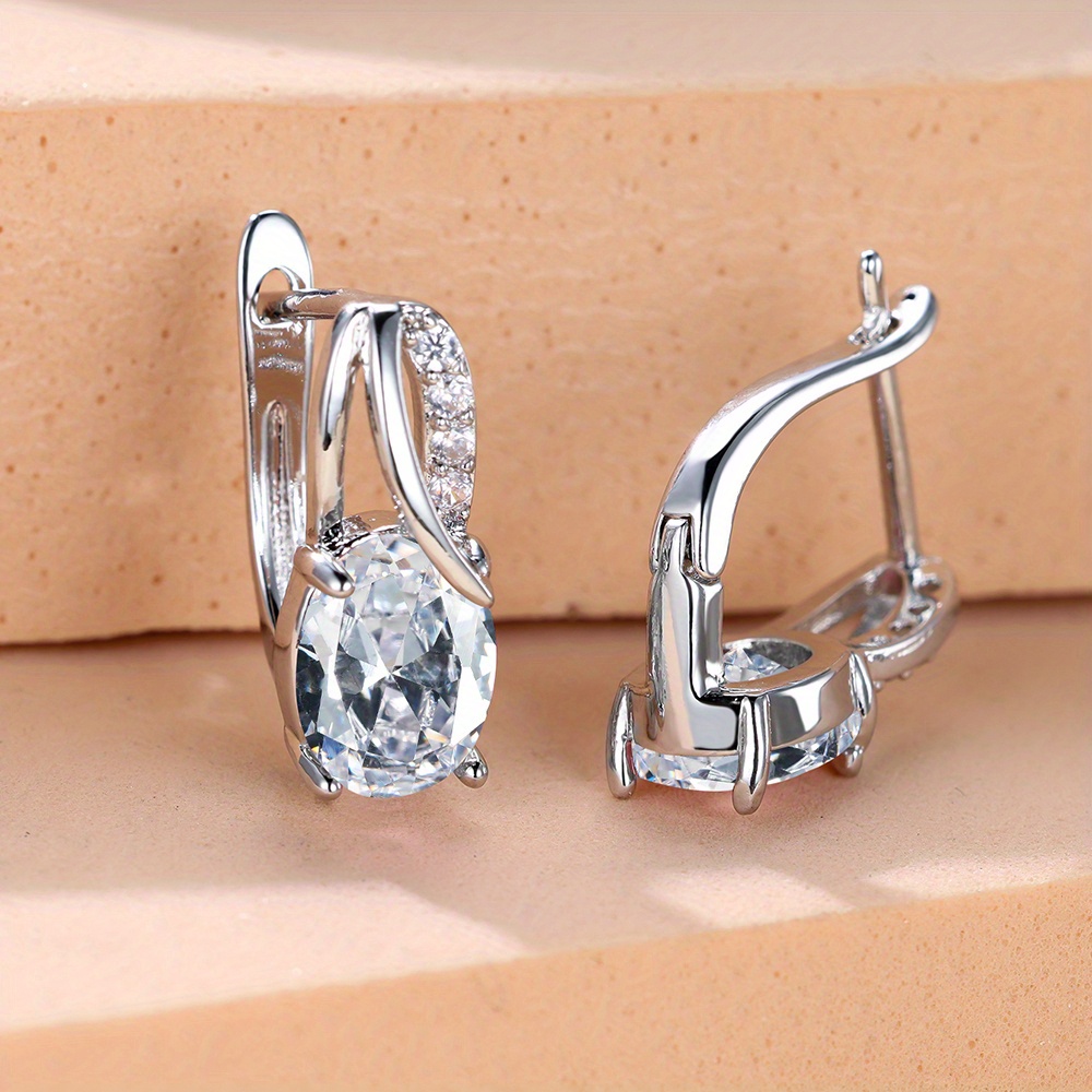 Women's Minimalist Elliptical Overlapping Stone Stud Earrings