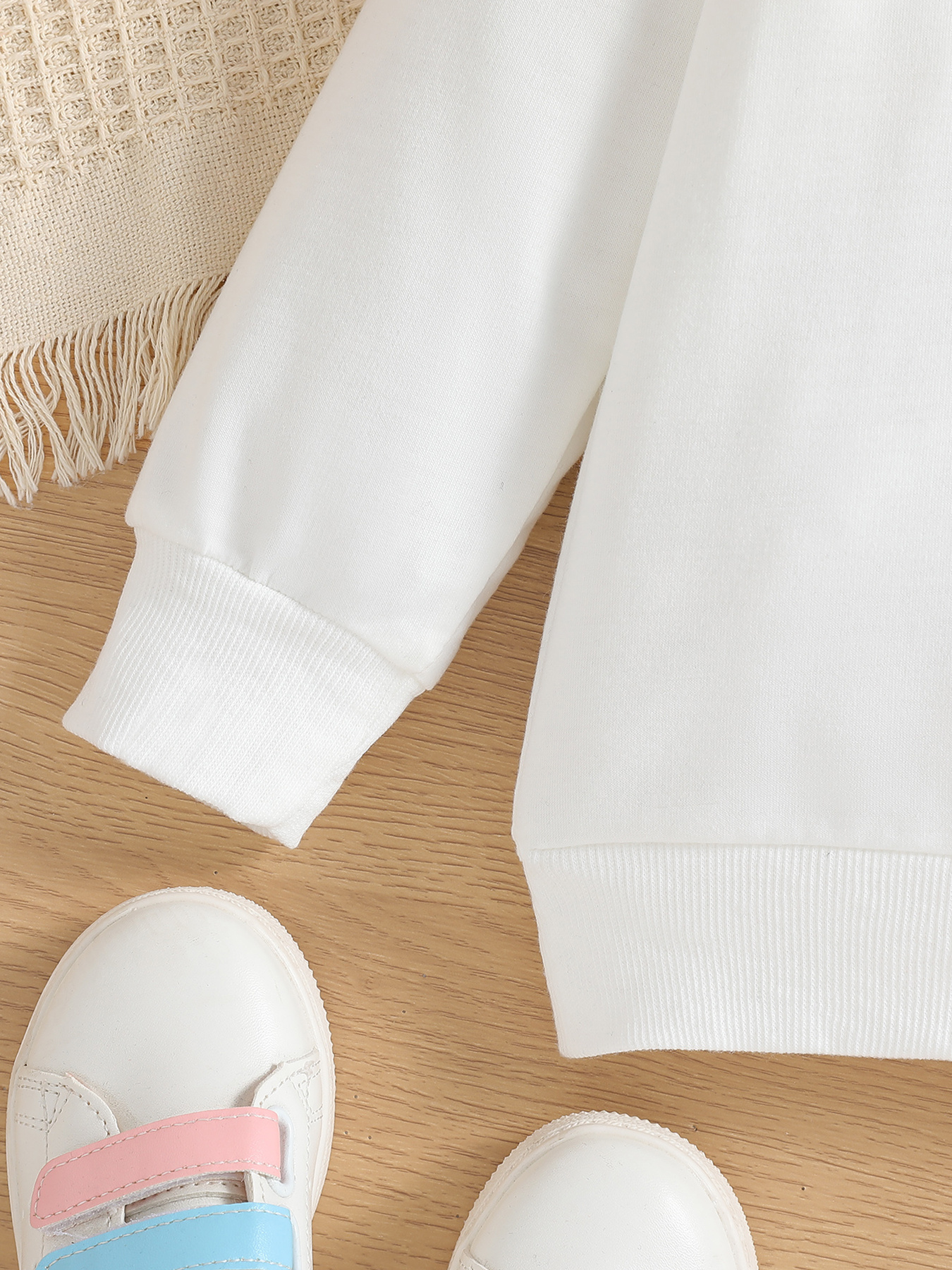 4-delige Meisjes Winter Trui Set - Schattige Bel & Strik Letter Print Ronde Hals Zachte Blouses voor Uniform