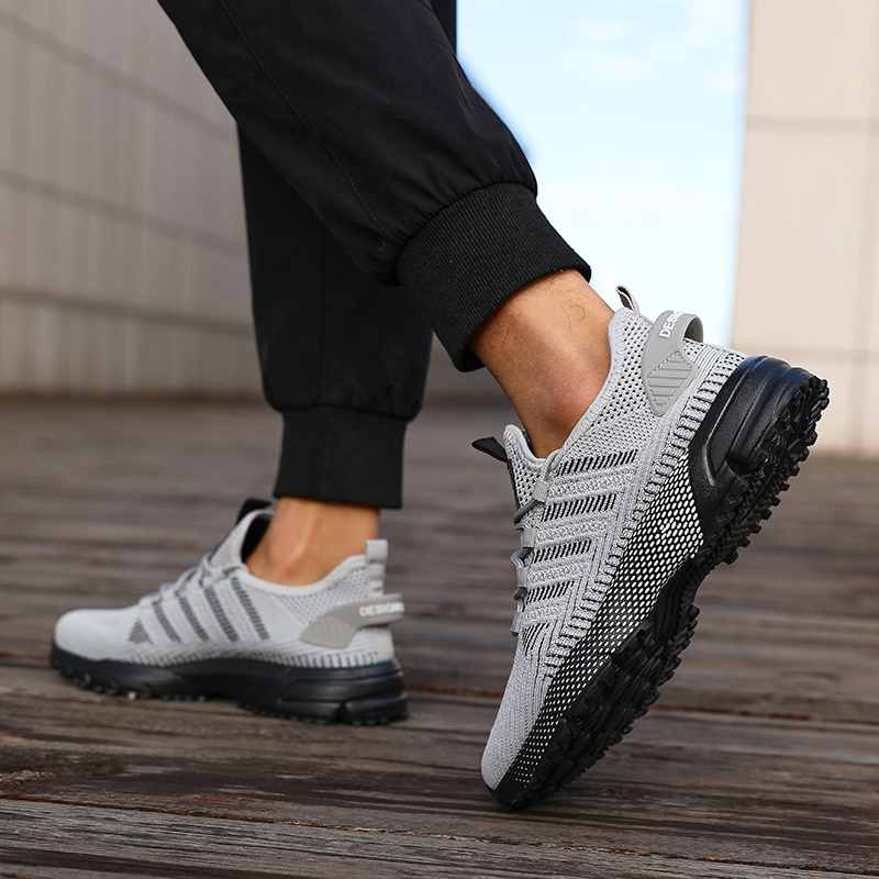 Men's Breathable Lightweight Low-Top Lace-Up Sneakers for Outdoor