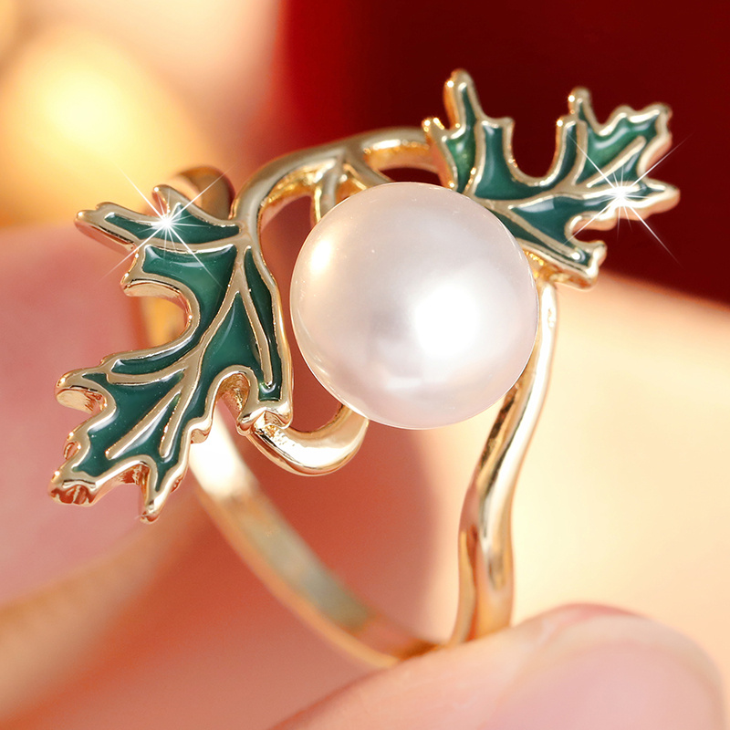 Women's Vintage Leaf Design Enamel Ring