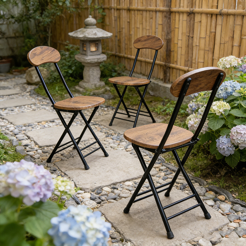 Silla Universal Apilable en Marrón. ¡Adecuada para Todas las Edades, Incluyendo Personas Mayores y Niños! Fabricada con Material Grueso y Duradero para Uso Intensivo. Diseño Apilable que Ahorra Espacio. Asiento Cómodo que Previene la Fatiga Incluso durante Largas Horas. Perfecta para Hogar, Oficina