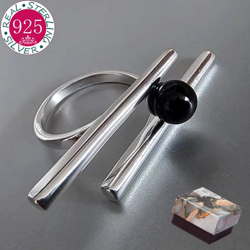 

A Stylish And Unique Black Agate Ring With A Of Small-scale Design In 925 Silver, Autumn And Winter, Ideal As A Gift For Your Girlfriend On New Year's Or Anniversary, Comes With A Gift Box.