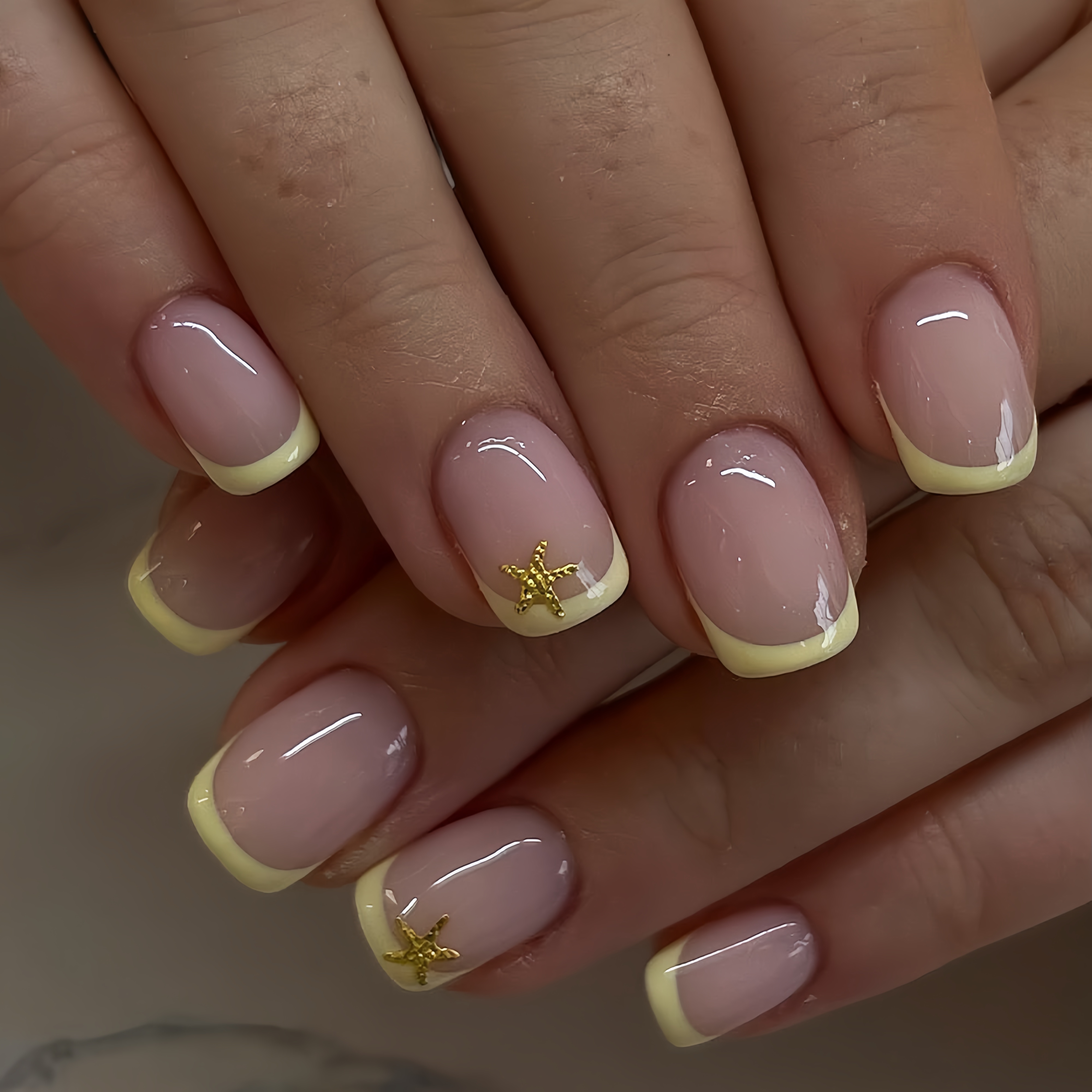 TEMU Show Your Beauty 24pcs Short Square Nails, Classic And Elegant Nude Pink Glossy Shiny Goose Yellow Glossy Press-on Nails, Fashionable And