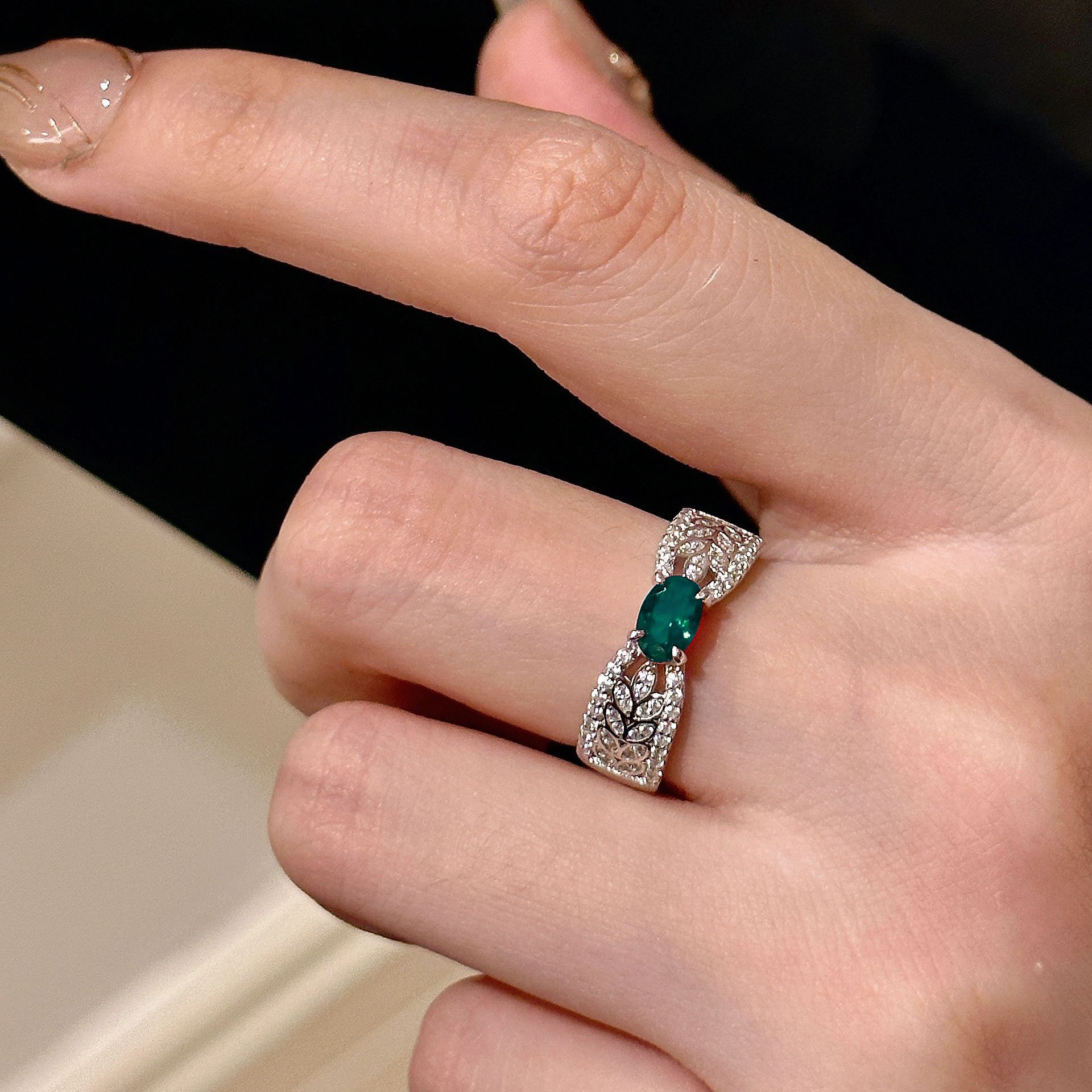 TEMU 1 pieza Anillo de Declaración Ajustable con Extremos Abiertos para Mujer - Verde y Transparente, Piedra Central Cortada Vintage Lujo adornado en