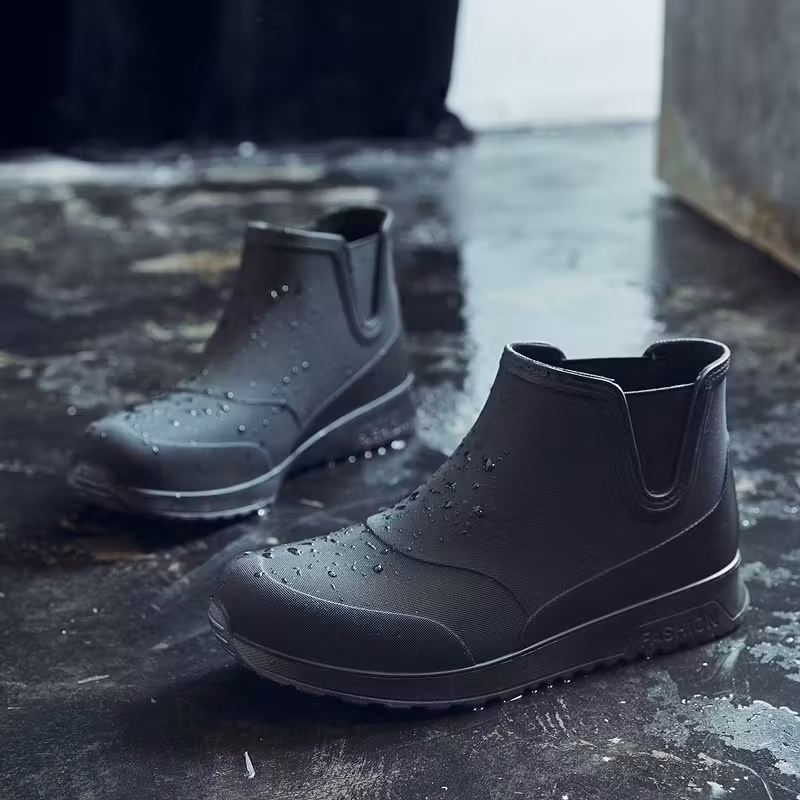 unique couples rain boots that are waterproof and slip resistant suitable for couples and families Product details 6