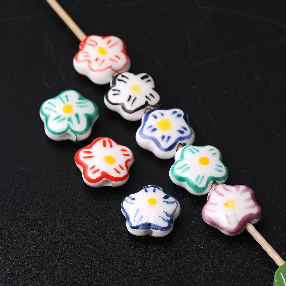7pcs Random Color Ceramic Beads for DIY Jewellery Making