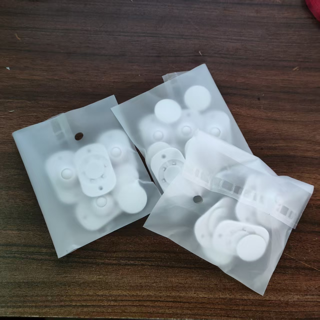 Image of 1 Set Of 12pcs Plastic Mini Casters That Can Degrees. Are Self-adhesive Appliance Sliders, To Move Kitchen Appliances Like Coffee Machines, Cookers, And Air Fryers. Suitable For Use In Restaurants