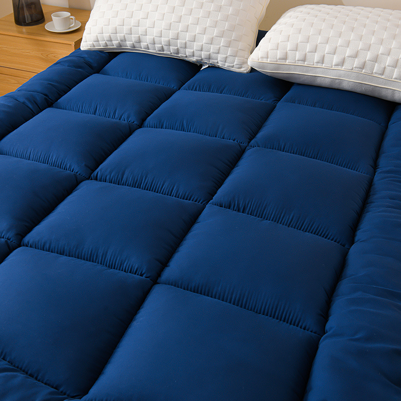 1pc Luxury Mattress Pad, Instant Warmth Winter Cold Protection, Ultra-Soft Comfortable Thickened Warm Mat, Corner Straps, 3D Quilted Mattress Protector, Skin-Friendly Breathable, Fluffy, Fall Winter Choice, Single Double Bed Cover Large Size