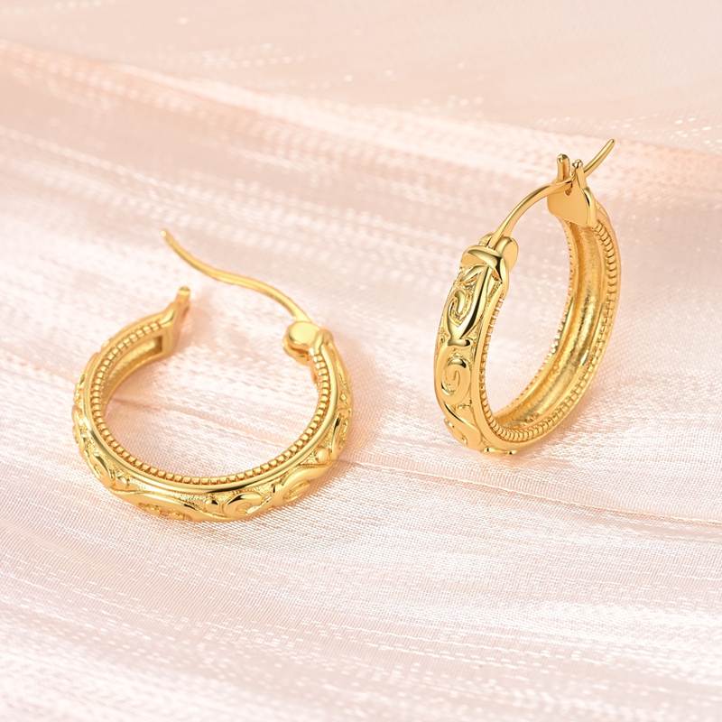 Women's Golden Vintage Scroll Pattern Hoop Earrings