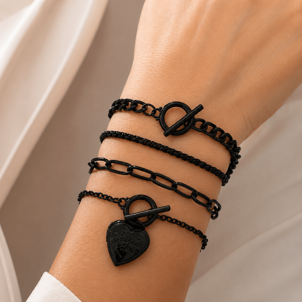 TEMU Parure de 4 bracelets empilables pour femme, style gothique affirmé, avec cadre photo cœur noir et fermoir OT, chaîne noire, adaptés pour , les