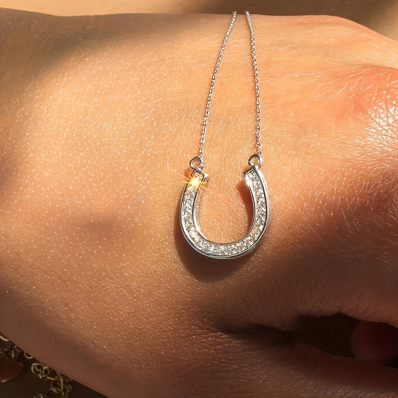 1pc Women's Fashion Pendant Necklace, Easy Style Inlaid Synthetic Zirconia U-shaped Pendant Necklace Women's Wedding Casual Party Elegant Jewelry Exquisite Birthday Gift