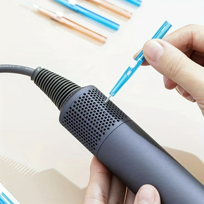 4pcs mobile phone retractable cleaning set, multi-functional mobile phone and earphone cleaning kit, mobile phone cleaning, repair and restoration of mobile phone and tablet charging ports, lightning cable and connectors, easy to store and carry design