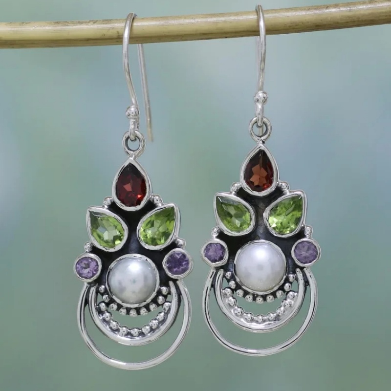 Women's Vintage Water Drop Shaped Zirconia Earrings