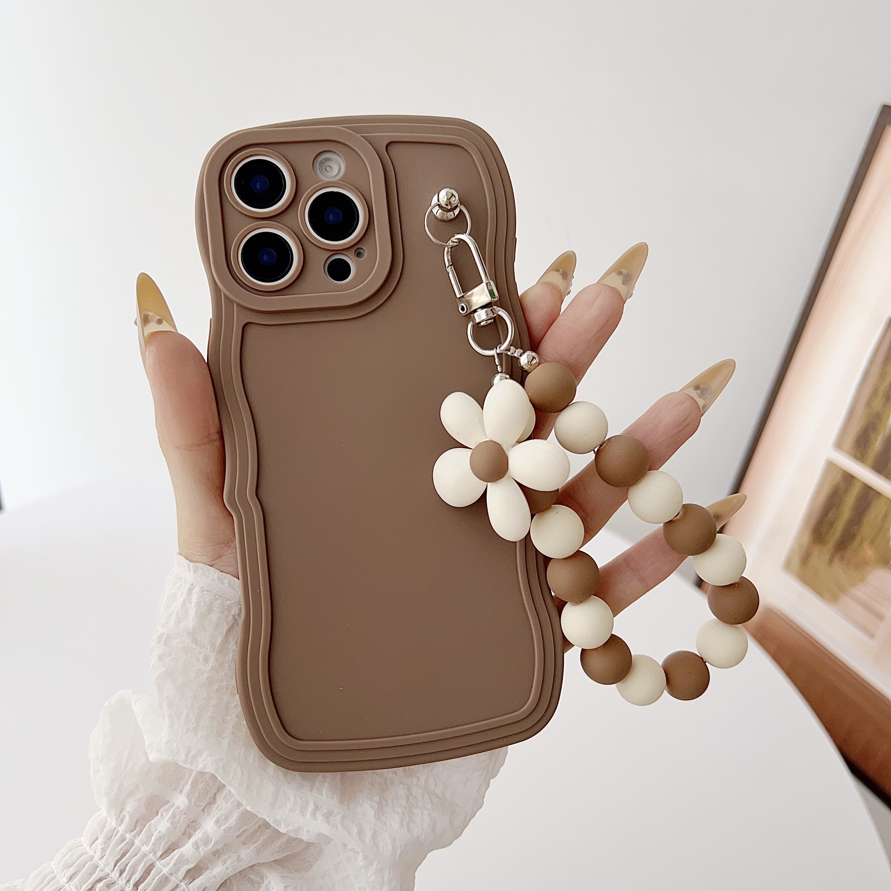 A piece Protective Phone Case with Flower-bead Wrist Strap Adorable for  Teen Girls compatible with iPhone16/7/8/11/12/13/14/15/X/XR/Xs/Plus/Pro/Pro  Ma