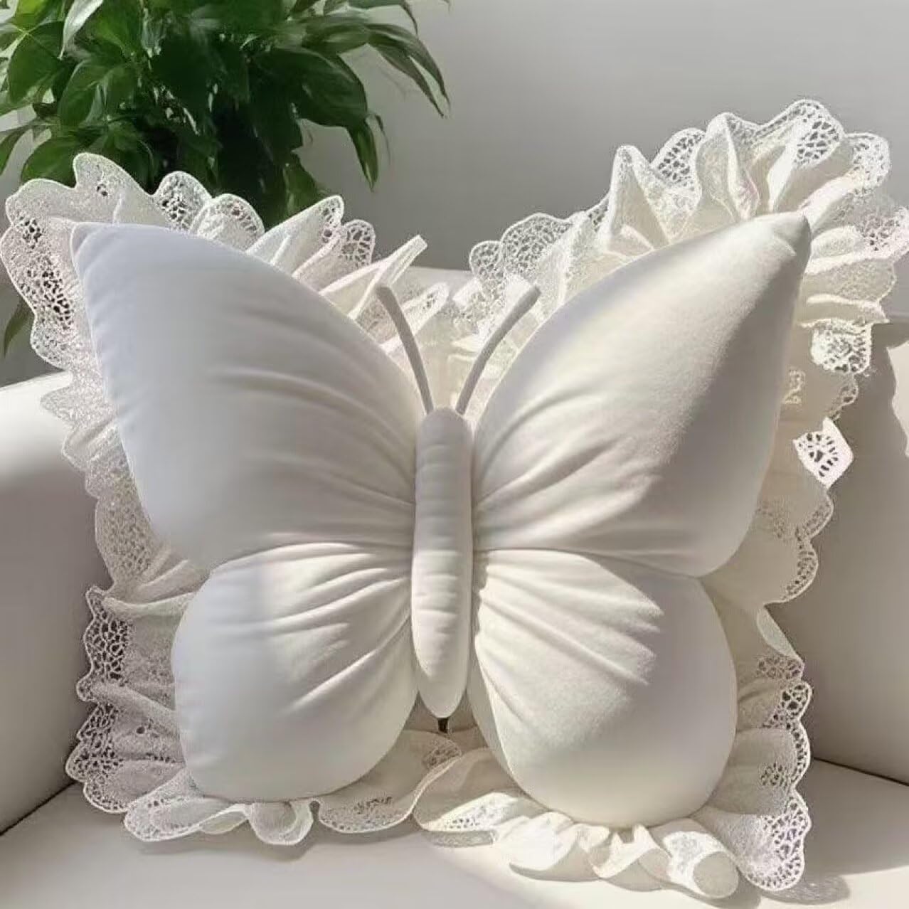 Butterfly-shaped Home Decor Throw Pillow with White Lace Trim, Made of Luxurious Velvet Fabric and Polyester Fiber Filling. Suitable for Beds, Sofas, Carriages, and Office Spaces. Perfect for Living Rooms, Bedrooms, Weddings, Birthdays, and Other