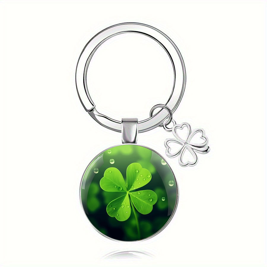 Clover Keychain With Background And Raindrops, Perfect As A Gift For Colleagues Or