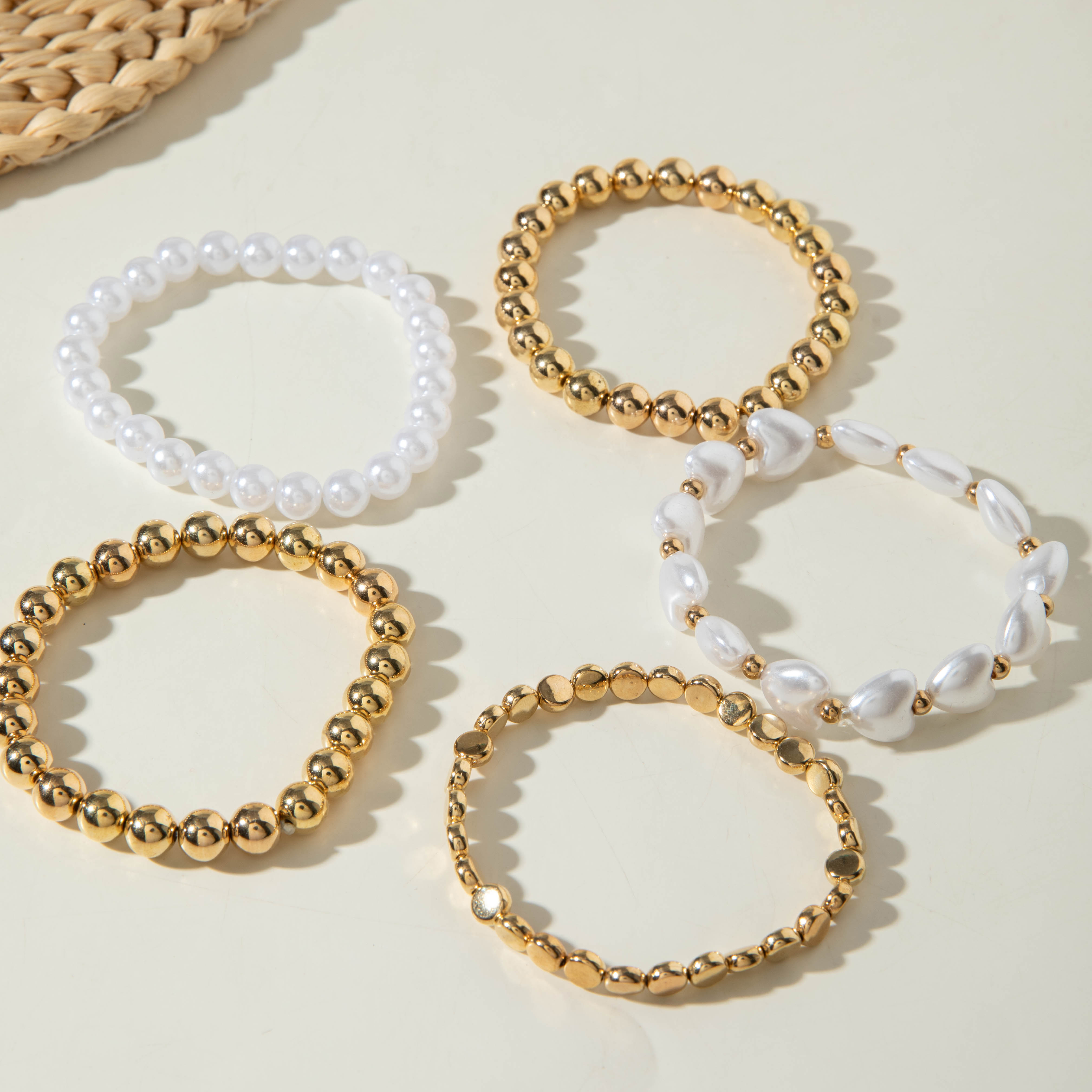 5pcs Women's Elegant Retro Plated Heart Bracelet Set, Stackable