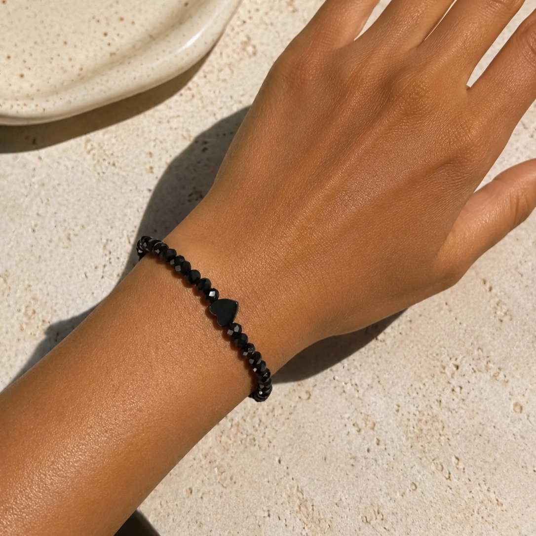Image of 1pc Women's Heart Beaded Stretch Bracelet, For Daily Wear, Vacation, And Parties, Valentine's Day Gift