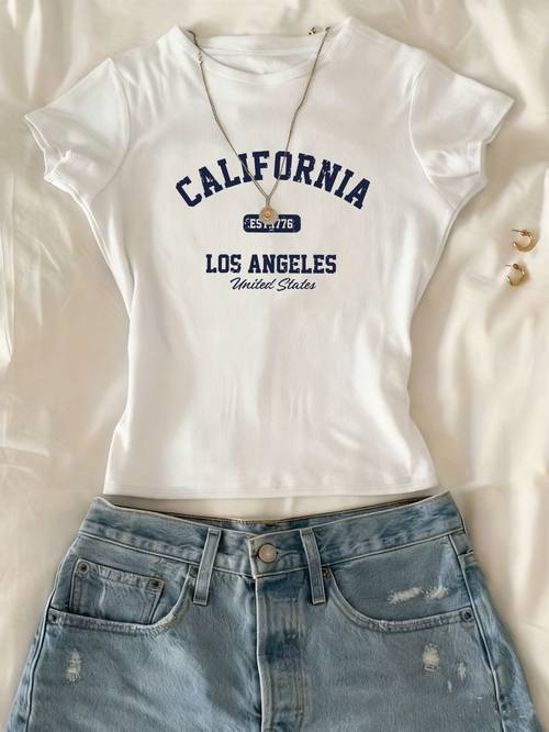 imagen del artículo camiseta de manga corta ajustada y2k para mujer - top transpirable para capas con estampado de , blusa de cuello compatible con ropa interior y exterior, lavable a máquina, de streetwear para uso