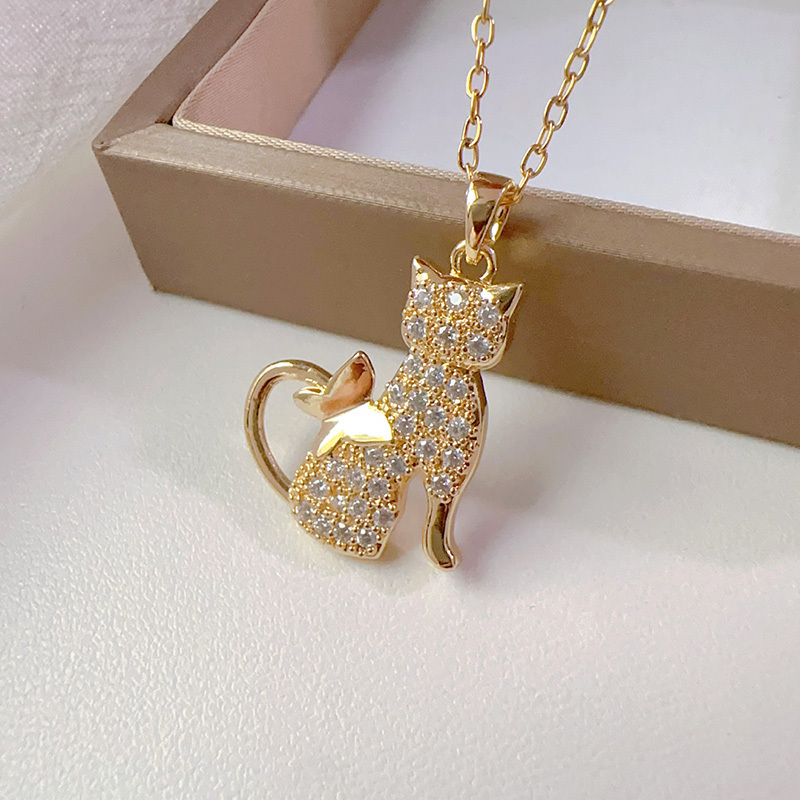 Shining Cat Creative Necklace for Women — Party Gift