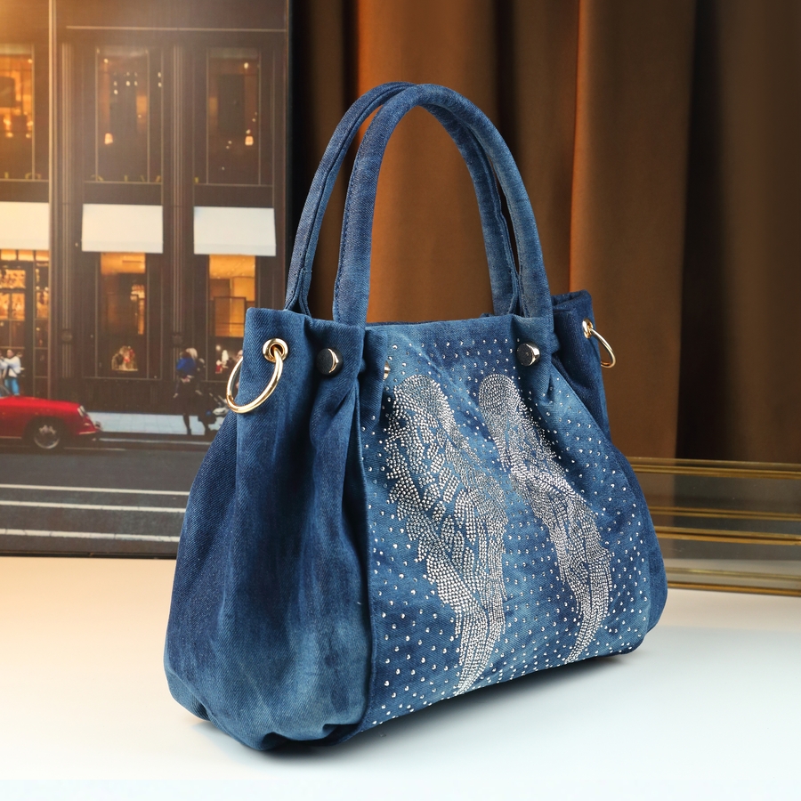 Denim Tote Bag top zipper closure detail