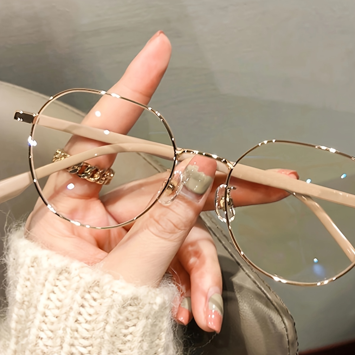 Image of 1pc Of Women's Elegant Round Frame Glasses - Golden And Beige Metal, Full Rim Design, Suitable For Computer, Gaming Phone Use