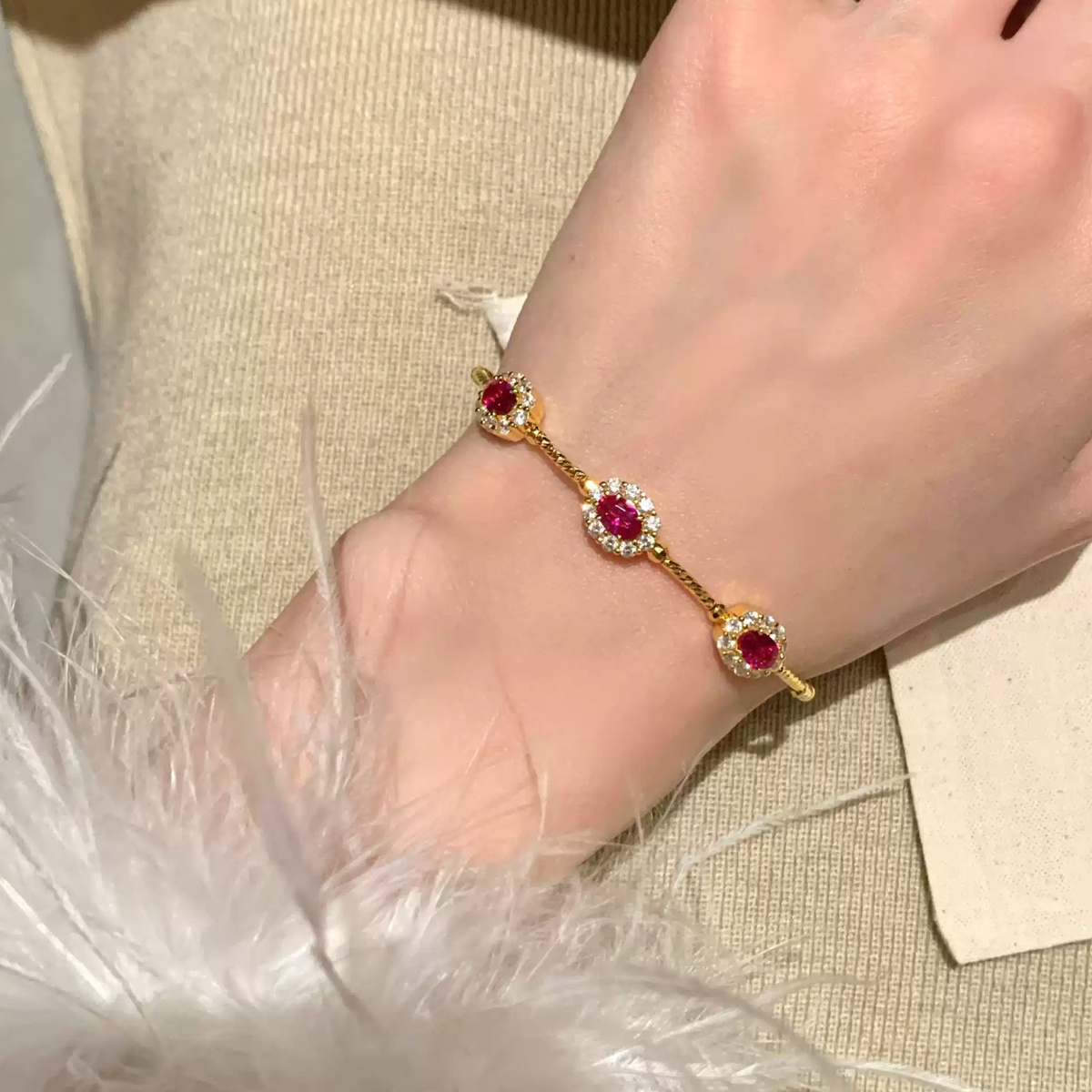 TEMU 1pc Bracelet Ouvert Tendance Femme, Style Ins, Vintage Élégant Ovale en Cuivre avec Synthétique, Élastique et Ajustable, Idéal pour et les Fêtes