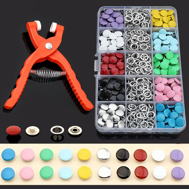 

Kit de 202 Boutons-pression avec Pinces - pour l'Artisanat DIY, Vêtements, Chapeaux & Sacs - Fournitures de Couture en Métal en Couleurs Assorties