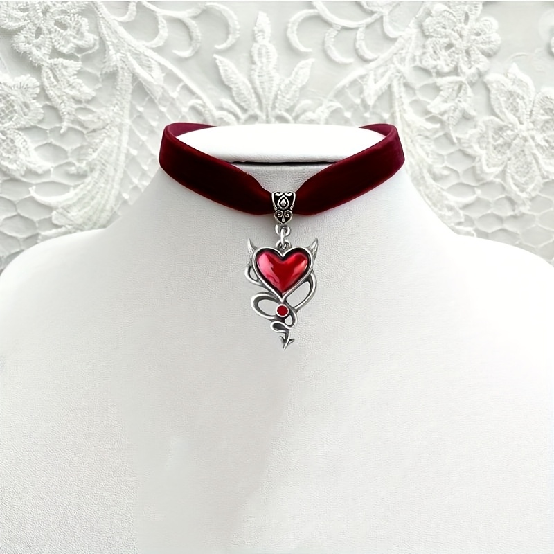 TEMU Collier Gothique Femme en Velours Noir avec Pendentif Cœur Rouge - Col Punk Revêtu pour Halloween, Fêtes de Noël - Bijou Cadeau Toutes Saisons