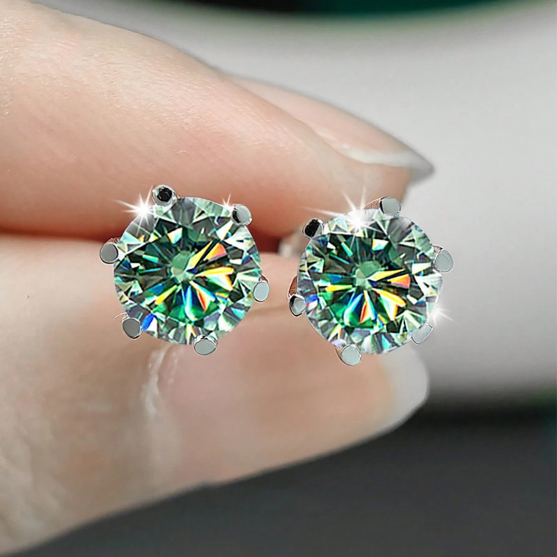 1 Pair of Classic Green Round Cut moissanite Earrings, Available in 1/2/3 Carats, Made of S925 925 Silver That Is Allergy-Proof, Making Them an Ideal Gift for Both Men And Women for Daily Wear, Birthdays, Anniversaries, Christmas, Without Battery