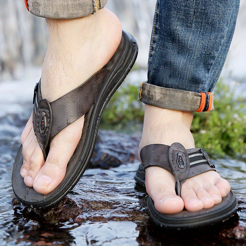   flip flops for home use lazy slippers   lightweight quick drying odor resistant wear resistant comfortable soft soled casual shoes for men summer outdoor fashionable and versatile home and bathroom non slip slippers 2pcs combination set design   1pc shoes 1pc high quality storage bag Product details 4
