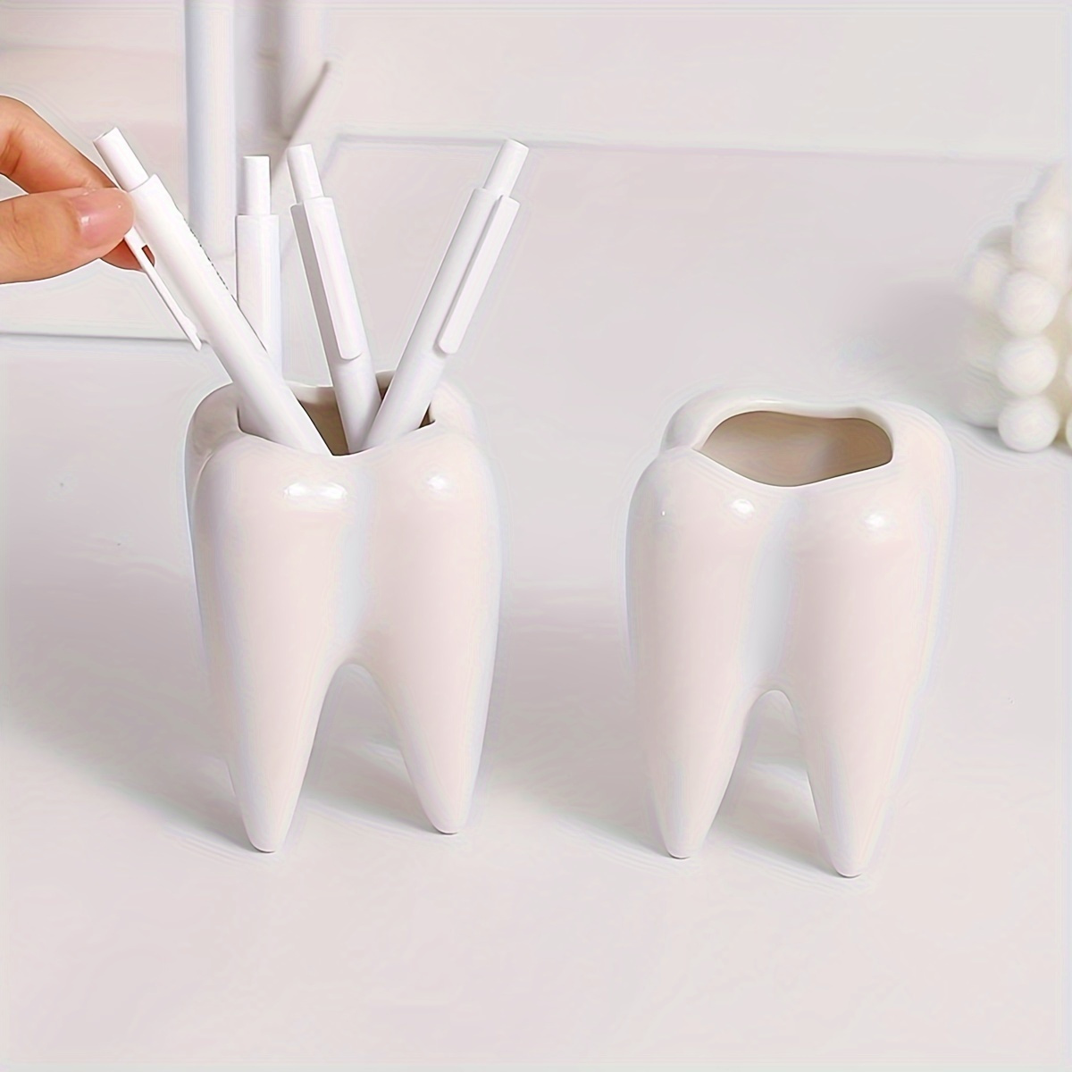 

Chic Ceramic Tooth-shaped Desk Organizer - Pen Holder & Toothbrush Stand, No Power Needed, Freestanding Design For Bathroom And Office Organization